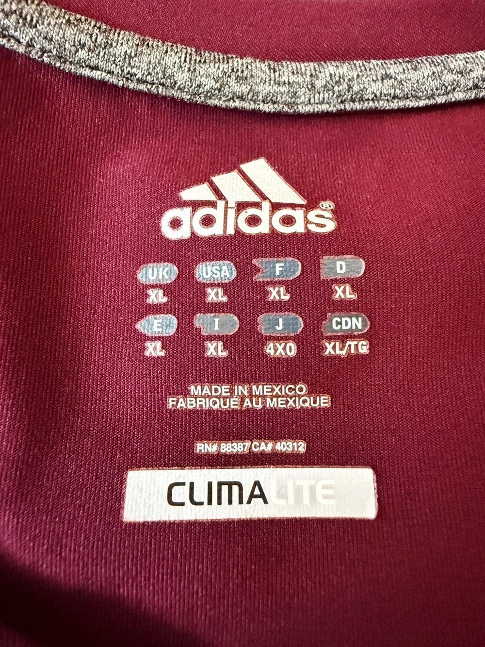 Adidas TechFit Climalite Performance Shirt XL Burgundy Short Sleeve Athletic Gym
